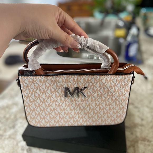 Michael Kors Tan and Cream Monogram Bag w paperwork - Picture 3 of 5